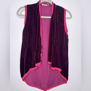 Peonia Red Velvet Vest - Luxurious Elegance in Red I’m an XL more like medium